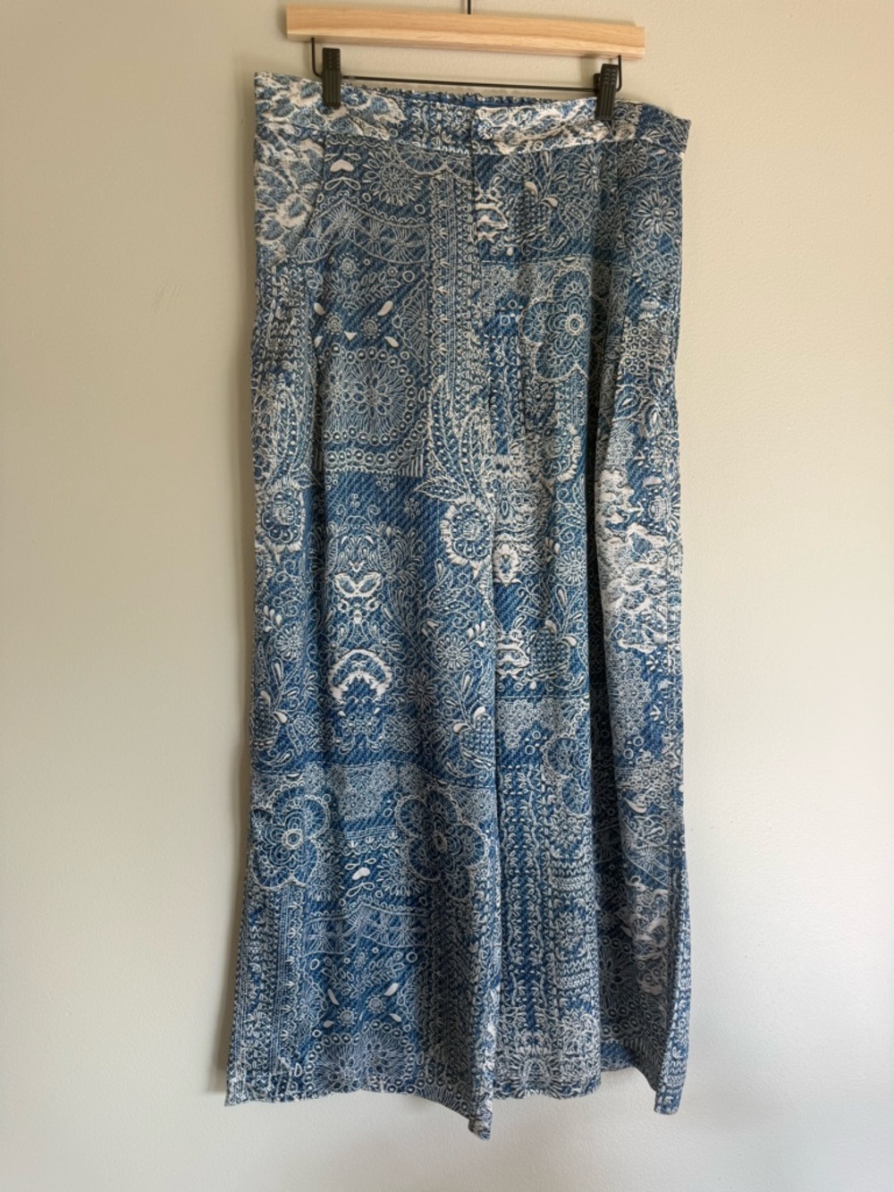 Johnny Was Silk Blend Wide Leg Pants Blue Paisley Boho NWT Size L - Picture 5 of 12